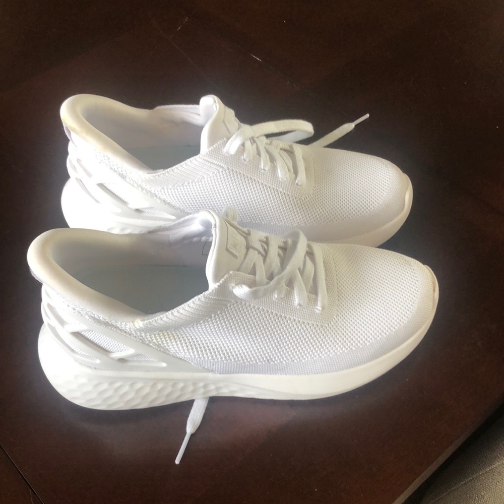 Kizik athletic shoes women’s size 8, men’s size 6.5